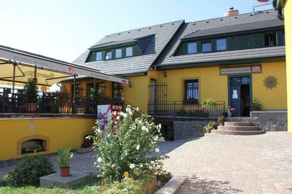 Penzion/Motorest Na Písku Cáslav Exterior foto